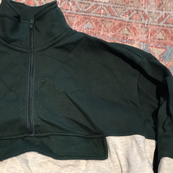 Womens Garage Cropped Sweatshirt - Picture 2 of 8